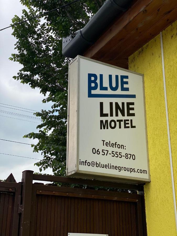 Blueline Motel Jaszbereny Exterior foto