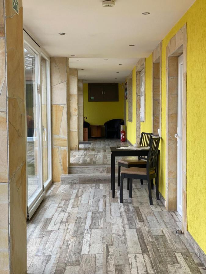 Blueline Motel Jaszbereny Exterior foto